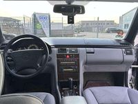 Gebraucht Mercedes E320 220 PS (161 kW) 1995 Silber Limousine