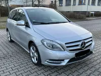 Gebraucht Mercedes B180 122 PS (89 kW) 2011 Silber Kleinwagen