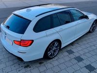 gebraucht BMW M550 d Xdrive Kombi| HUD / Softclose / Entertainment in Fond |