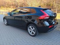 Gebraucht Volvo V40 122 PS (89 kW) 2018 Schwarz Limousine