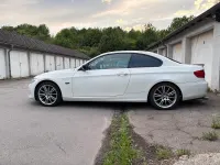 Gebraucht BMW 325 218 PS (160 kW) 2011 Weiß Coupé