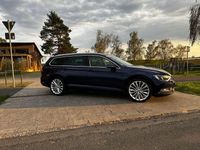 Gebraucht VW Passat 150 PS (110 kW) 2018 Blau Kombi