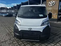 Neu Toyota Proace 140 PS (102 kW) 2025 Icy white Van / Kleinbus