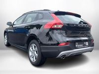 Gebraucht Volvo V40 CC 120 PS (88 kW) 2018 Onyx black / metallic Kombi