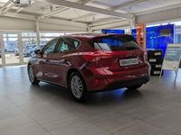Gebraucht Ford Focus Titanium 150 PS (110 kW) 2019 Rot Limousine