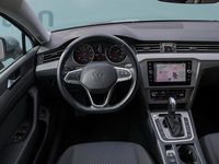Gebraucht VW Passat 150 PS (110 kW) 2022 Silber Kombi