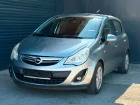 Usado Opel Corsa 80 HP (58 kW) 2012 Verde Citadino