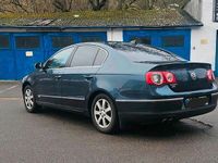 Gebraucht VW Passat 140 PS (102 kW) 2007 Blau Limousine