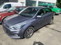 Gebraucht Hyundai i20 Trend 101 PS (74 kW) 2019 Grau Limousine