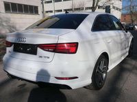 Gebraucht Audi A3 Sport 150 PS (110 kW) 2018 Ibisweiß Limousine