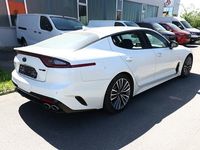 Gebraucht Kia Stinger GT-Line 200 PS (147 kW) 2018 Snow white pearl snow white pearl Kleinwagen