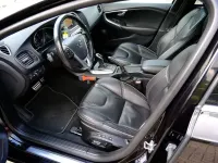 Gebraucht Volvo V40 152 PS (111 kW) 2019 Schwarz Limousine