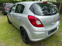 Gebraucht Opel Corsa Edition 80 PS (58 kW) 2009 Starsilber/silver iii (metallic) Kleinwagen