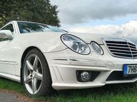 Gebraucht Mercedes E320 Avantgarde 224 PS (164 kW) 2003 Weiß Limousine