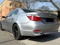 Gebraucht BMW 530 218 PS (160 kW) 2005 Silber Limousine