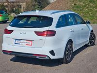 Gebraucht Kia Ceed 141 PS (103 kW) 2022 Weiß Kleinwagen