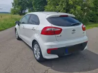 Gebraucht Kia Rio Premium 84 PS (61 kW) 2016 Weiß Kleinwagen
