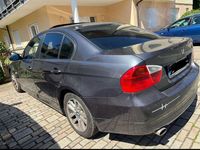 Gebraucht BMW 318 129 PS (94 kW) 2006 Grau Limousine