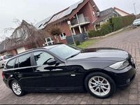 Gebraucht BMW 318 143 PS (105 kW) 2012 Schwarz Kombi