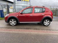 Gebraucht Dacia Sandero Stepway 84 PS (61 kW) 2011 Feuerrot Kleinwagen