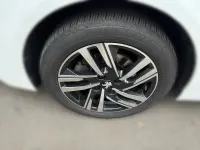 Gebraucht Peugeot 208 Active 101 PS (74 kW) 2023 Weiß Kleinwagen