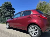 Gebraucht Mazda 2 75 PS (55 kW) 2011 Rot Kleinwagen