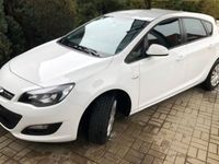 Gebraucht Opel Astra Selection 116 PS (85 kW) 2014 Weiß Limousine