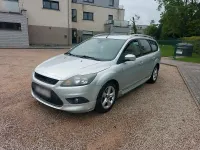 Gebraucht Ford Focus 90 PS (66 kW) 2010 Silber Kombi