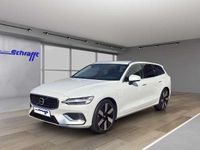 Gebraucht Volvo V60 Plus 398 PS (292 kW) 2025 Crystal white pearl / metallic Kombi