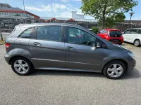 Gebraucht Mercedes B180 116 PS (85 kW) 2011 Grau Kleinwagen