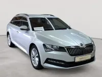 Gebraucht Skoda Superb Ambition 200 PS (147 kW) 2023 Brillantsilber metallic Kombi