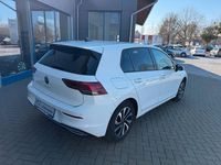 Gebraucht VW Golf VIII Active 150 PS (110 kW) 2022 Weiß Limousine