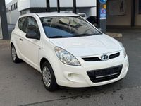 Gebraucht Hyundai i20 Classic 77 PS (56 kW) 2012 Weiß Kleinwagen