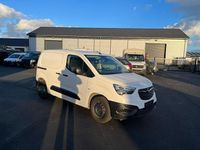 Gebraucht Opel Combo 102 PS (75 kW) 2019 Weiß Limousine