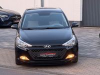 Gebraucht Hyundai i20 Active 84 PS (61 kW) 2016 Schwarz Kleinwagen