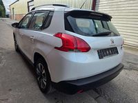 Gebraucht Peugeot 2008 Active 82 PS (60 kW) 2014 Weiss perlglänzend/ SUV