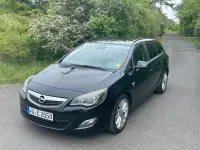 Gebraucht Opel Astra 131 PS (96 kW) 2012 Schwarz Kombi