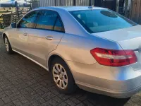 Usado Mercedes E220 170 CV (125 kW) 2009 Plateado Berlina