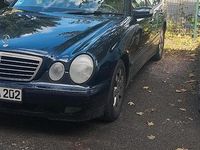 Gebraucht Mercedes E280 204 PS (150 kW) 2002 Blau Limousine