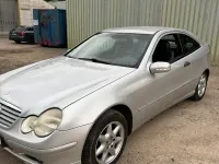 Gebraucht Mercedes C180 129 PS (94 kW) 2003 Silber Coupé