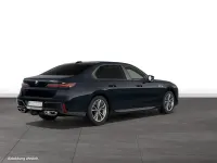 Gebraucht BMW M760e 571 PS (419 kW) 2025 Schwarz Limousine
