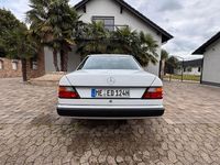 Gebraucht Mercedes 200 75 PS (55 kW) 1991 Weiß Limousine