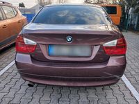 Gebraucht BMW 320 150 PS (110 kW) 2006 Rot Limousine