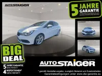 Używany Opel Astra Innovation 200 KM (147 kW) 2017 Biały Sedan/Limuzyna