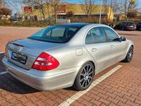 Gebraucht Mercedes E240 Classic 177 PS (130 kW) 2002 Silber Limousine