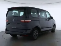 Gebraucht VW Multivan Basis 150 PS (110 kW) 2024 Deep black perleffekt Van / Kleinbus