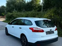 Gebraucht Ford Focus Ambiente 101 PS (74 kW) 2014 Weiß Kombi
