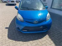 Gebraucht Toyota Aygo 68 PS (50 kW) 2012 Blau Kleinwagen