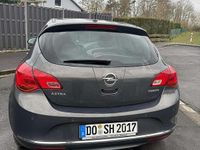 Gebraucht Opel Astra 140 PS (102 kW) 2013 Grau Limousine
