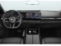 Gebraucht BMW 520 M Sport 208 PS (152 kW) 2025 Brooklyn grau Kombi
